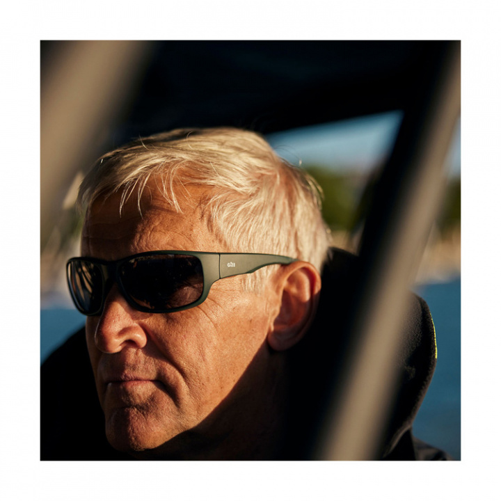 9743 Skyline Polariserade Solglasögon Mattsvart